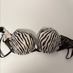 Chic Zebra Stripe Bra with Lace